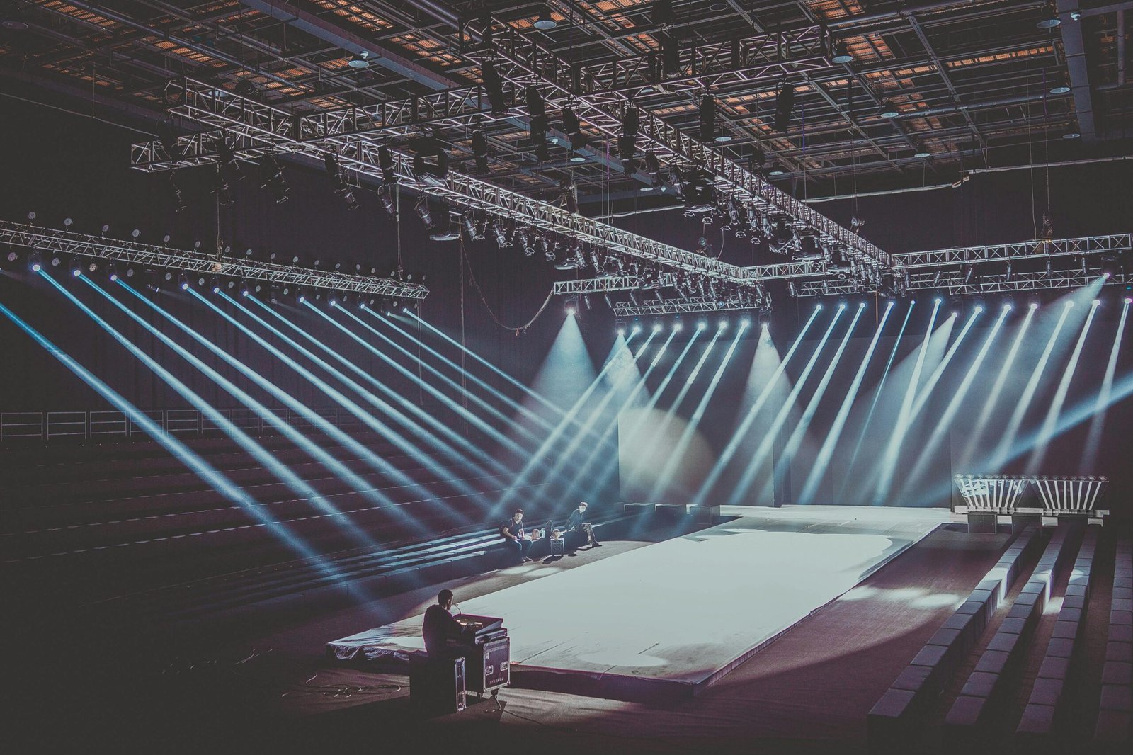 Professional event production Vienna featuring custom stage design and LED screens.