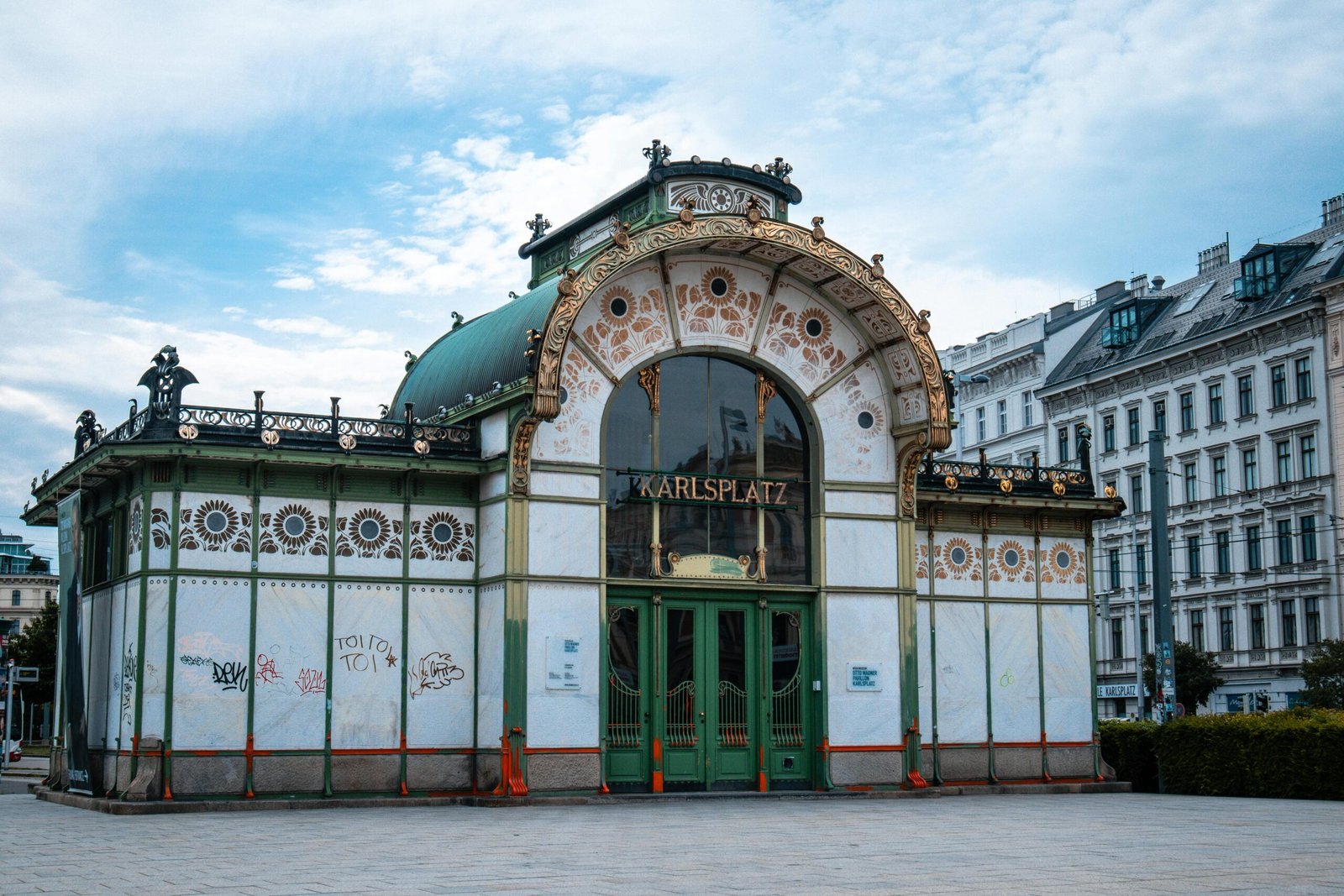 Front view of the iconic Jugendstil Karlsplatz city pavilion in Vienna, Austria.